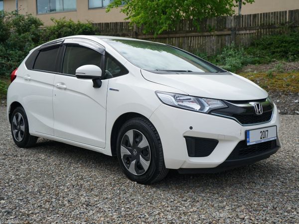Honda Fit Hatchback, Petrol Hybrid, 2017, White