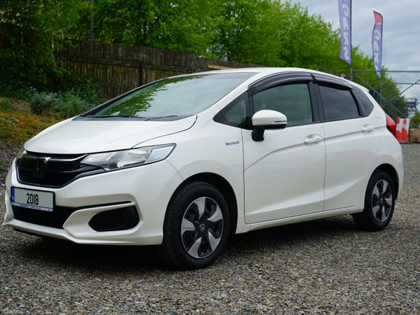 Honda Fit Hatchback, Petrol Hybrid, 2018, White