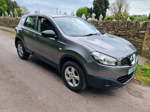 Nissan Qashqai Estate/Jeep, Diesel, 2012, Grey
