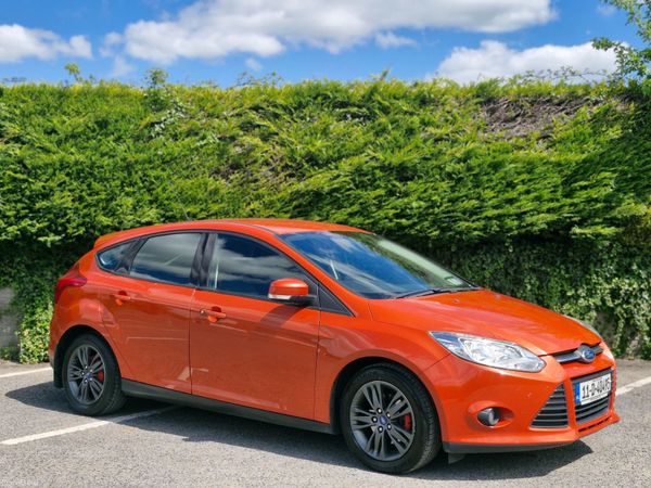 Ford Focus Hatchback, Diesel, 2011, Red