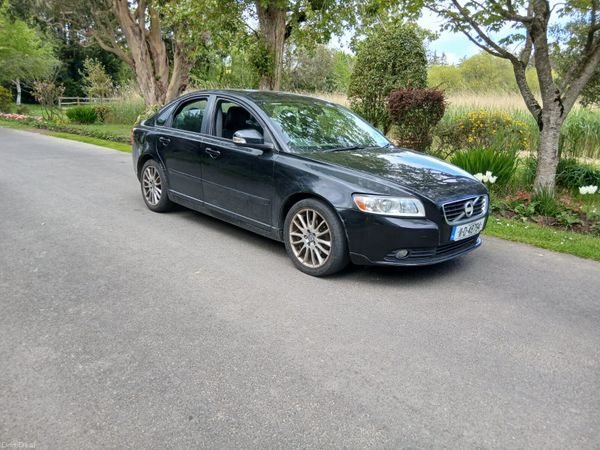 Volvo S40 Saloon, Diesel, 2011, Black