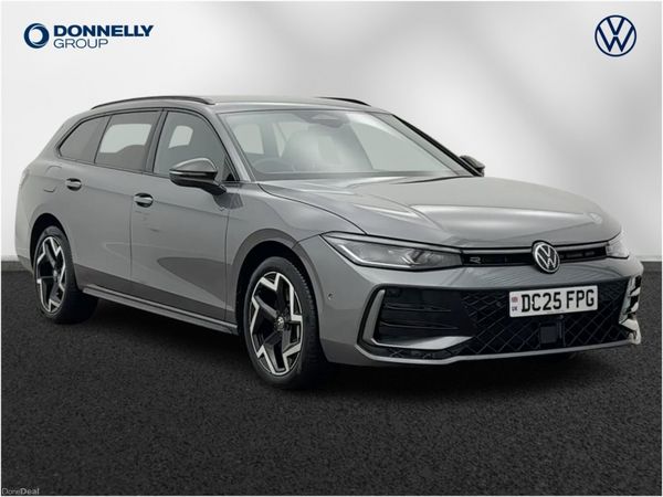 Volkswagen Passat Estate, Petrol Hybrid, 2025, Grey