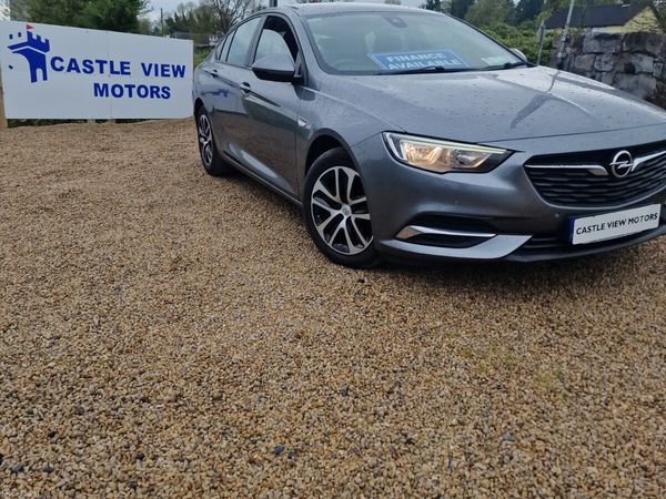 Opel Insignia Hatchback, Diesel, 2018, Grey