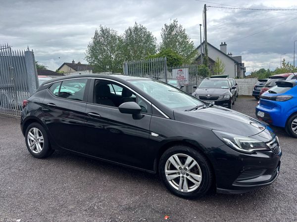 Vauxhall Astra Hatchback, Diesel, 2017, Black