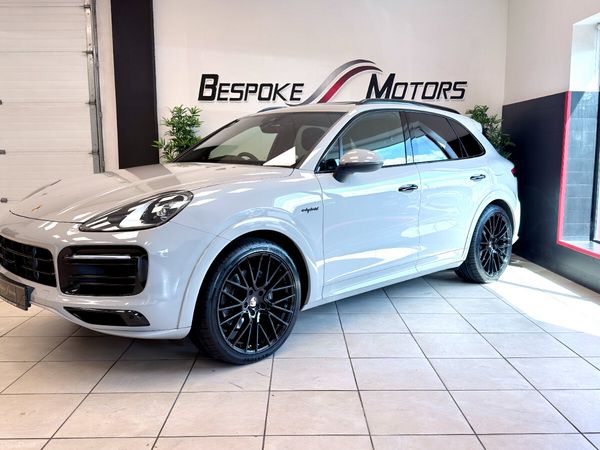 Porsche Cayenne SUV, Petrol Hybrid, 2023, Grey