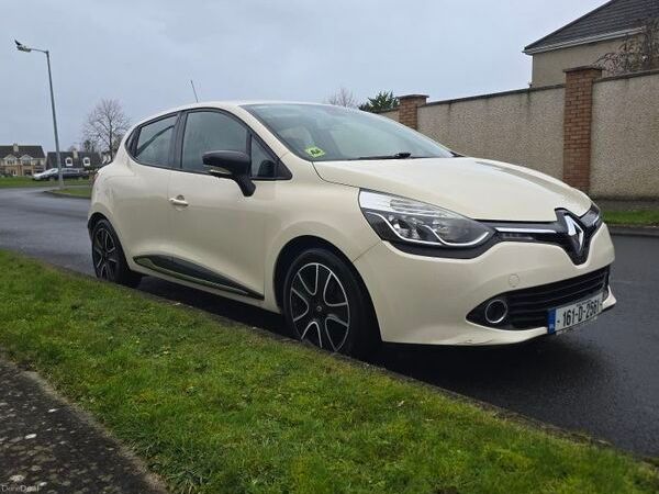 Renault Clio Hatchback, Petrol, 2016, Yellow