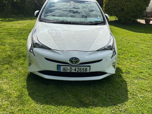 Toyota Prius Hatchback, Petrol Hybrid, 2016, White