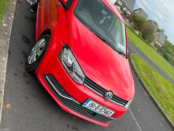Volkswagen Polo Hatchback, Petrol, 2015, Red