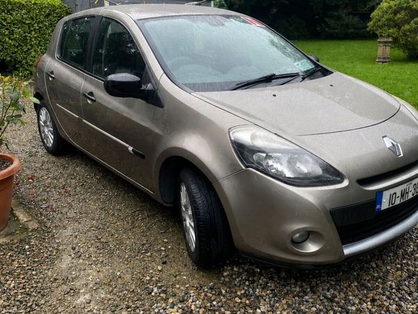 Renault Clio Hatchback, Ethanol Petrol, 2010, Gold