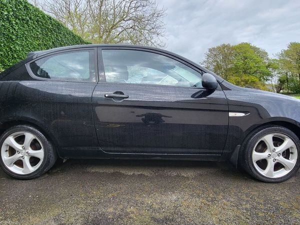 Hyundai Accent Hatchback, Petrol, 2008, Black