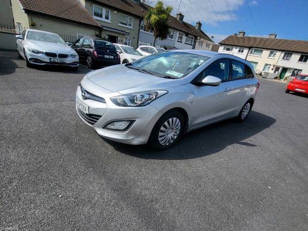 Hyundai i30 Estate/Jeep, Diesel, 2013, Silver