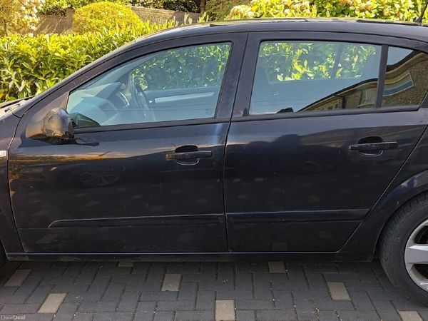 Opel Astra Hatchback, Petrol, 2008, Black