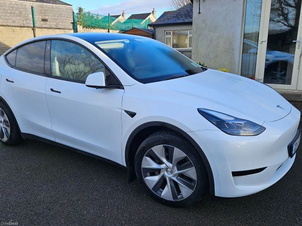 Tesla Model Y MPV, Electric, 2023, White