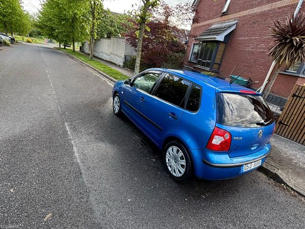 Volkswagen Polo Hatchback, Petrol, 2005, Blue