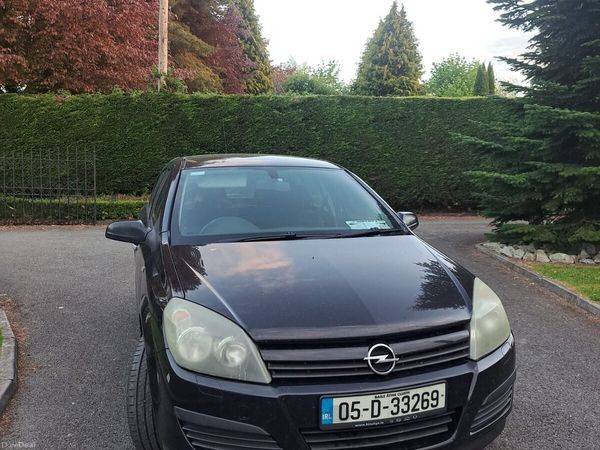 Opel Astra Hatchback, Petrol, 2005, Black