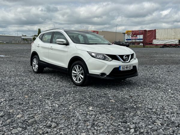 Nissan Qashqai Hatchback, Petrol, 2016, White