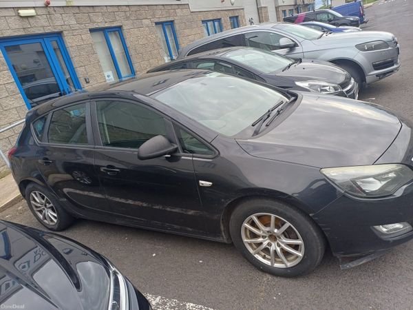 Vauxhall Astra Hatchback, Diesel, 2012, Black