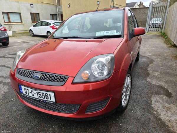 Ford Fiesta Hatchback, Petrol, 2007, Red