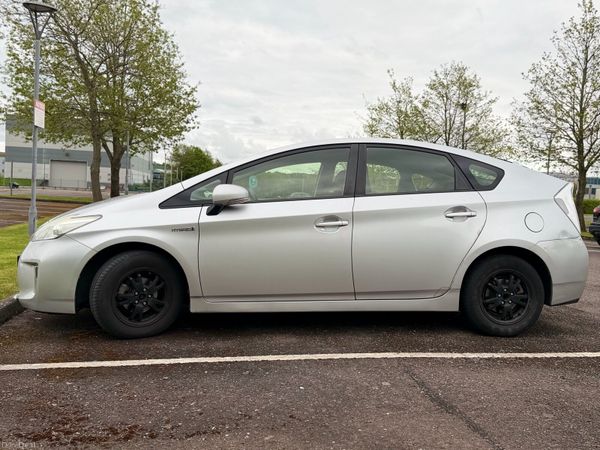 Toyota Prius Hatchback, Petrol Hybrid, 2012, Silver