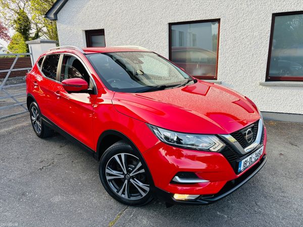 Nissan Qashqai Hatchback, Diesel, 2018, Red