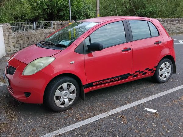 Toyota Yaris Hatchback, Petrol, 2006, Red