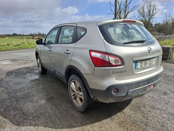 Nissan Qashqai Hatchback, Diesel, 2012, Silver