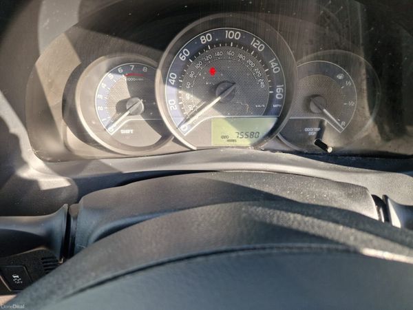 Toyota Auris Hatchback, Petrol, 2013, White