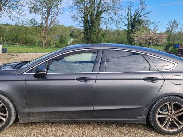 Ford Mondeo Hatchback, Diesel, 2015, Grey