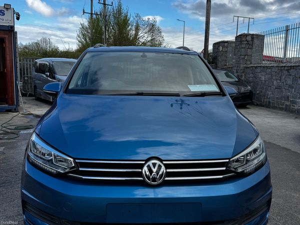 Volkswagen Touran Hatchback, Petrol, 2016, Blue
