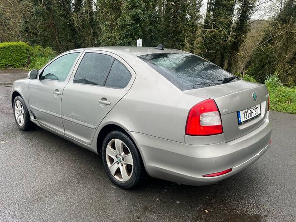 Skoda Octavia Saloon, Diesel, 2013, Beige