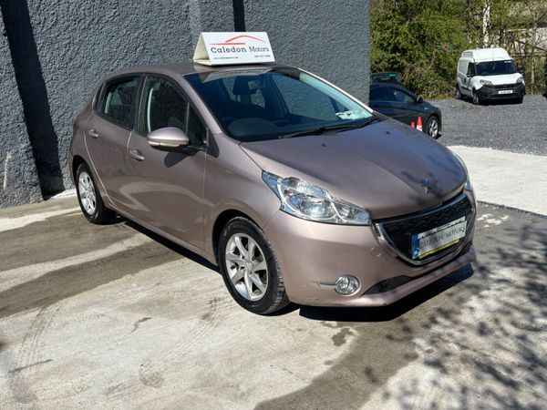 Peugeot 208 Hatchback, Diesel, 2014, Pink
