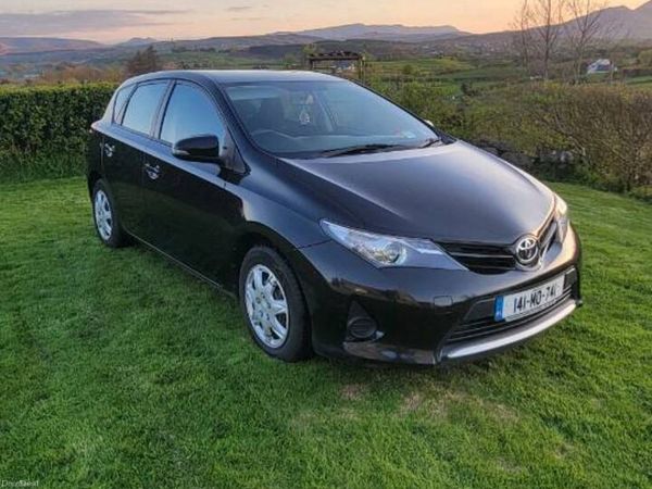 Toyota Auris Hatchback, Diesel, 2014, Black