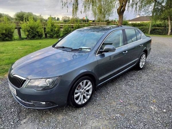 Skoda Superb Saloon, Diesel, 2015, Grey