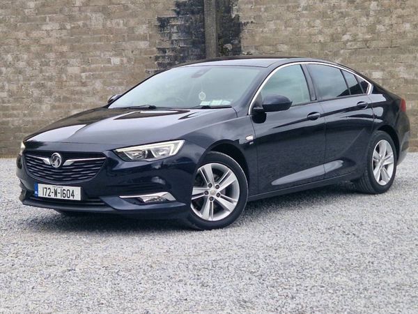 Vauxhall Insignia Hatchback, Diesel, 2017, Blue