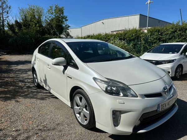 Toyota Prius Hatchback, Petrol Hybrid, 2015, White