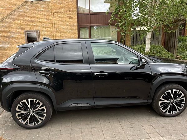 Toyota Yaris Cross Estate, Petrol Hybrid, 2024, White