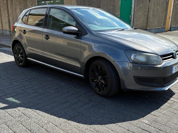 Volkswagen Polo Hatchback, Petrol, 2011, Grey