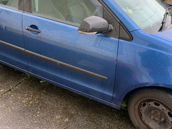 Volkswagen Polo Hatchback, Petrol, 2007, Blue