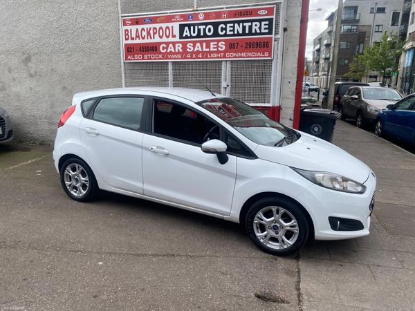 Ford Fiesta Hatchback, Petrol, 2013, White