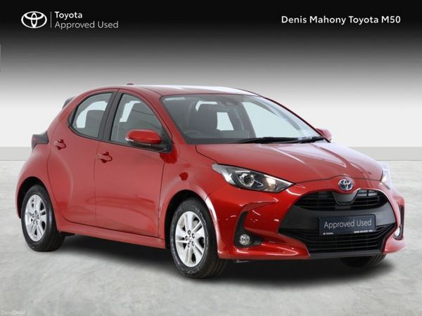 Toyota Yaris Hatchback, Petrol Hybrid, 2024, Red