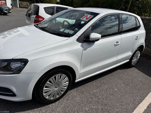 Volkswagen Polo Hatchback, Petrol, 2014, White