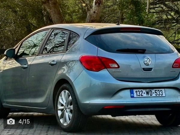 Vauxhall Astra Hatchback, Diesel, 2013, Silver