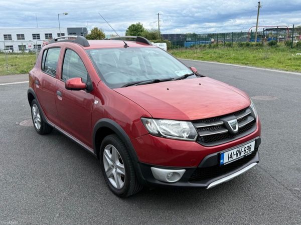 Dacia Sandero Stepway Hatchback, Diesel, 2014, Red