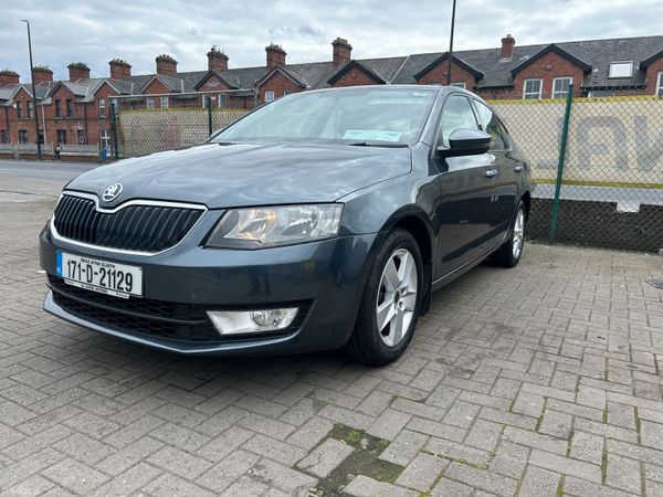 Skoda Octavia Saloon, Diesel, 2017, Grey