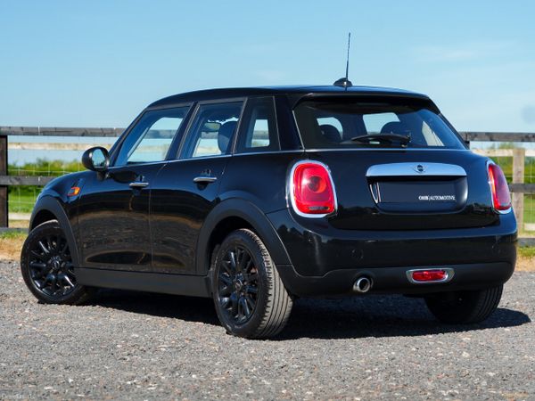 Mini One Estate/Jeep, Diesel, 2016, Black