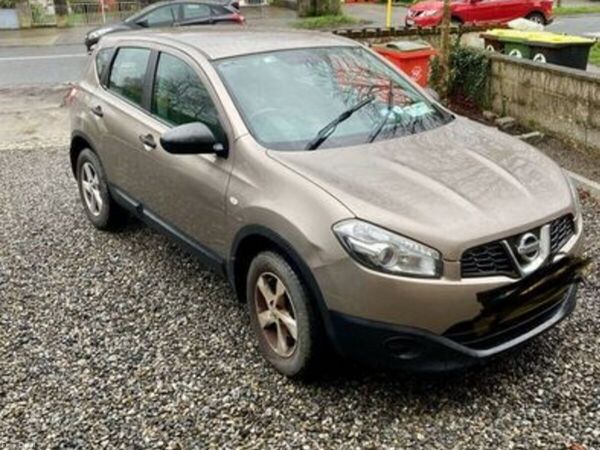 Nissan Qashqai Hatchback, Petrol, 2012, Brown