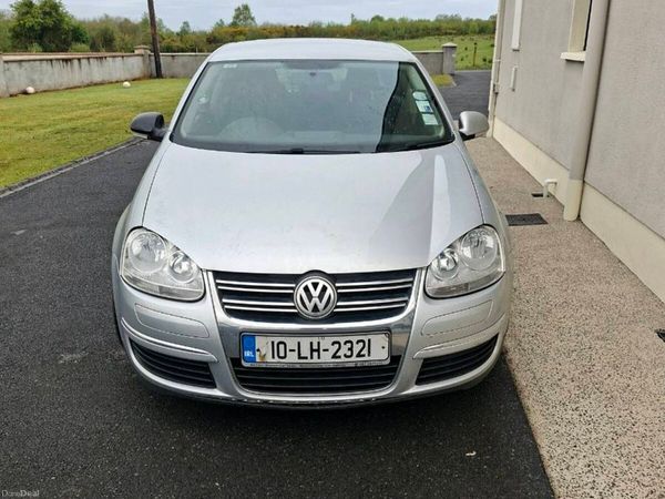 Volkswagen Jetta Saloon, Diesel, 2010, Silver