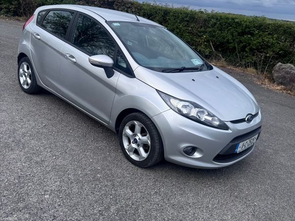 Ford Fiesta Hatchback, Petrol, 2011, Silver