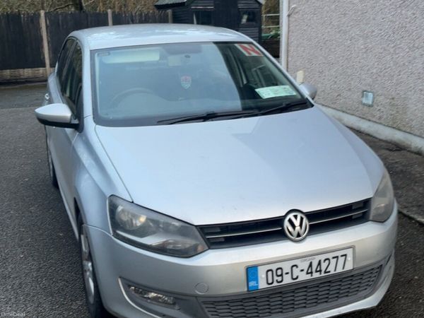 Volkswagen Polo Hatchback, Petrol, 2009, Silver
