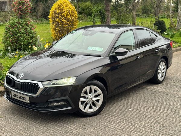 Skoda Octavia Saloon, Diesel, 2021, Black
